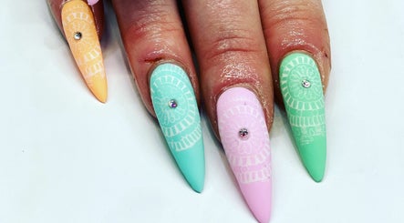 Let Me Nail U image 2