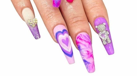 Let Me Nail U image 3