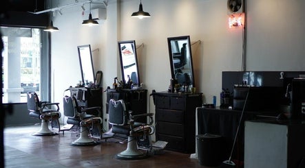 Downsouth Barbershop Setia Tropika изображение 2