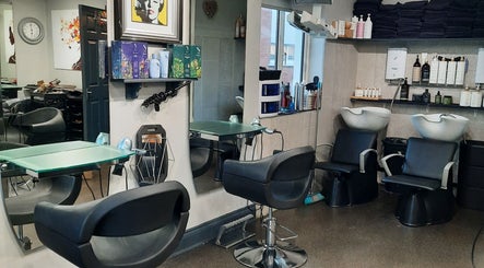 Carrigaline Organic Hair Studio imaginea 2