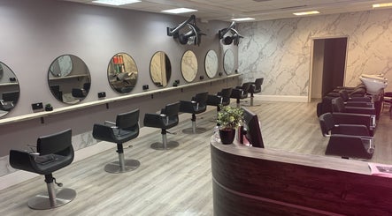 Lockes Hair Salon Ltd