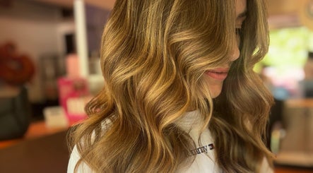 C W Hair and Beauty