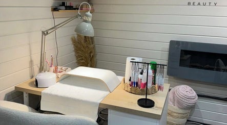 Bennett’s Beauty Bar image 2