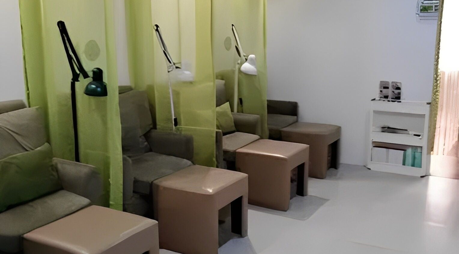 Comfortable seating area at Yuan Spa, City of Balanga, Central Luzon, PH with relaxing ambiance.