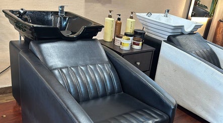 Elegantly designed wash stations at Salon Nathalia, Battaramulla, Western Province, LK.