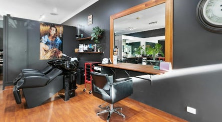 Noosaville Hair & Beauty imagem 2