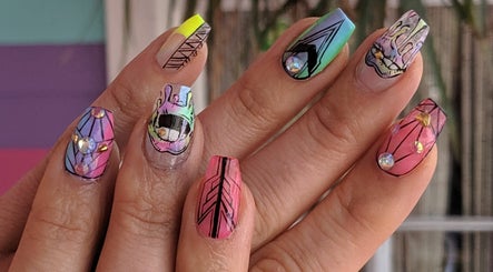 Foxy Claws image 2