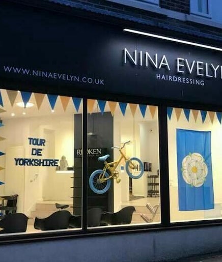 Nina Evelyn hairdressing billede 2