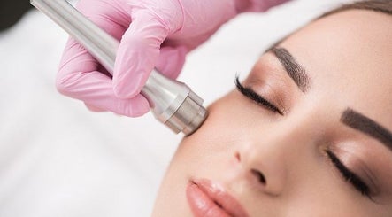 Natural Nail Spa image 3