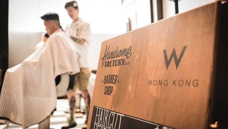 W Hong Kong Handsome Factory Barber Shop – kuva 1