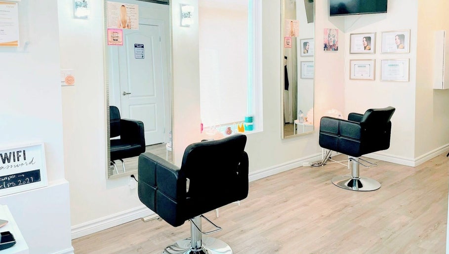 Haircare Pro Salon Academy Shop Major Mackenzie | HWY 404 зображення 1