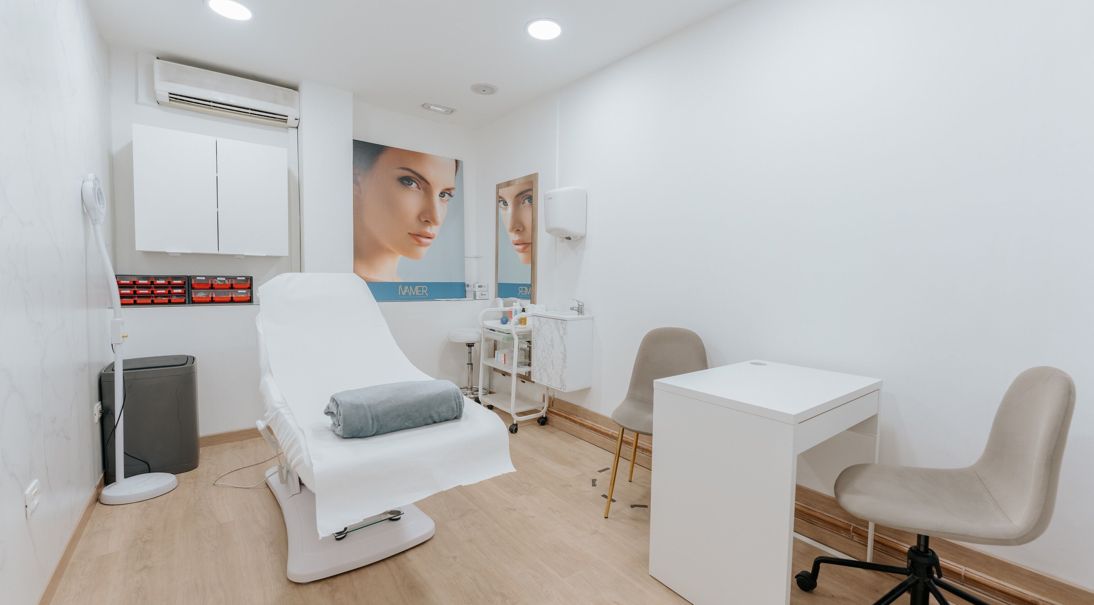 Sala de tratamiento en The Top Colours Centro Médico Estético, Santa Cruz De Tenerife, Canarias, ES.