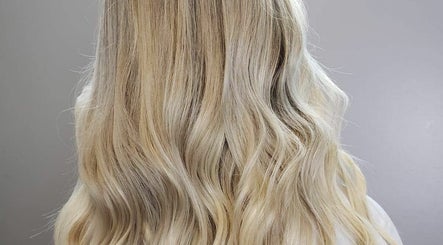 Blonde Ambition Hair by Kim image 3