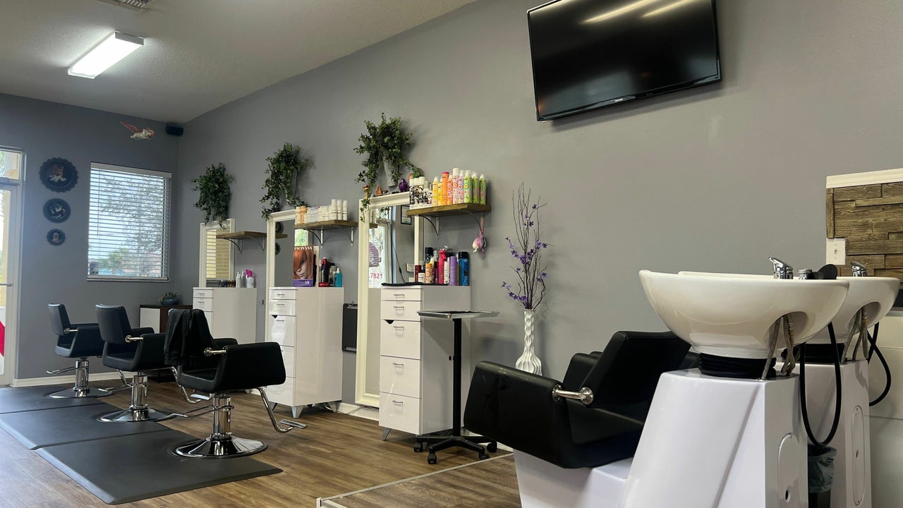 salon Beauty Radio Salon - 35772 FL-54 Suite 103 - Zephyrhills