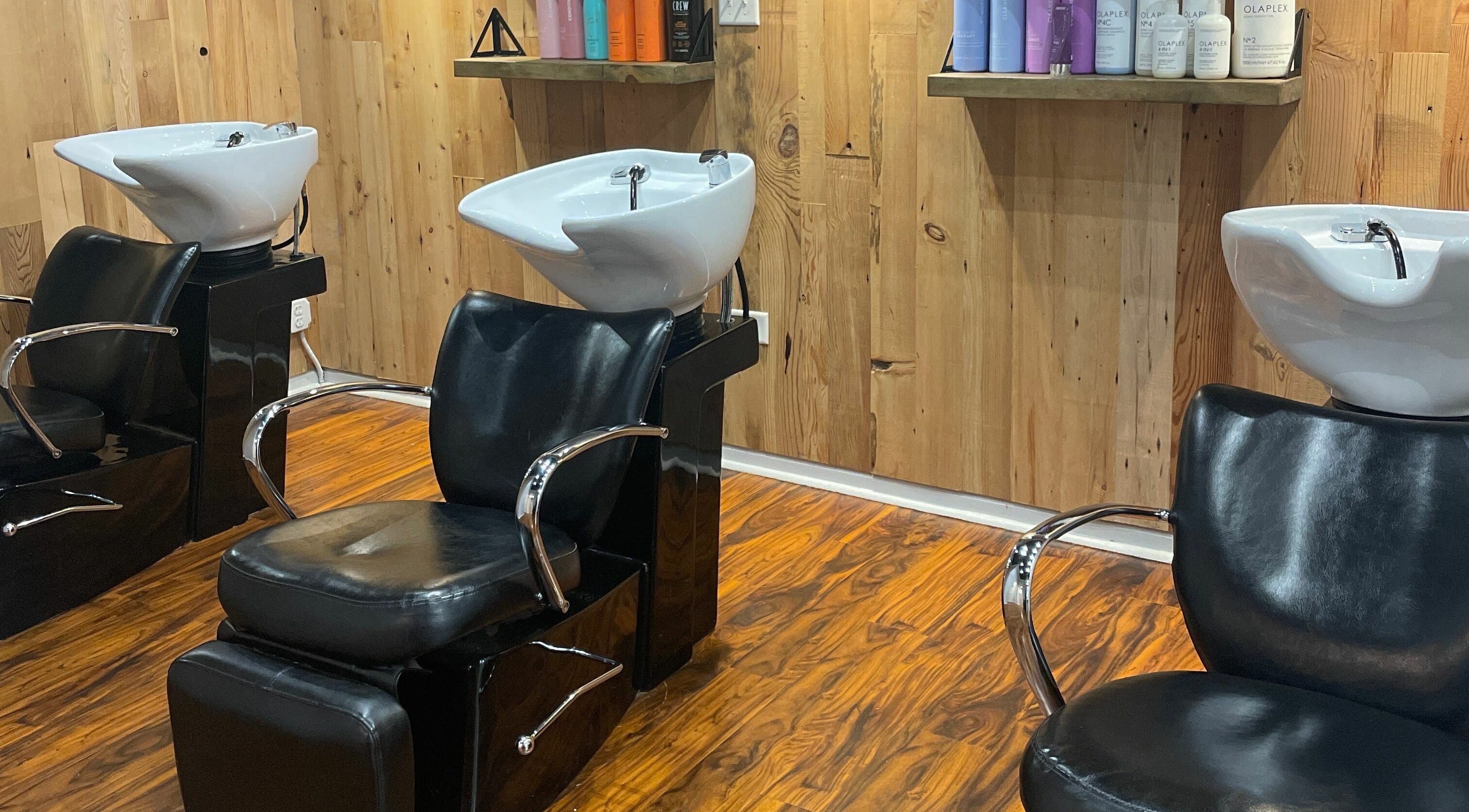 Elegant wash stations at Clip Joynt Salon in Crystal Lake, Illinois, US enhance your salon experience.