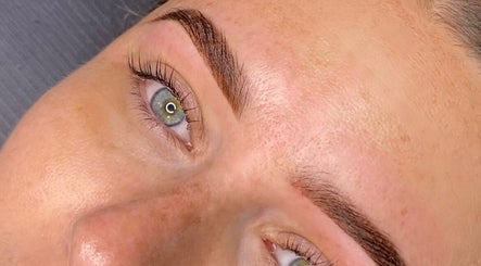 Beautifully shaped brows at Get.Foxxed - BERKELEY, Berkeley, New South Wales, AU.