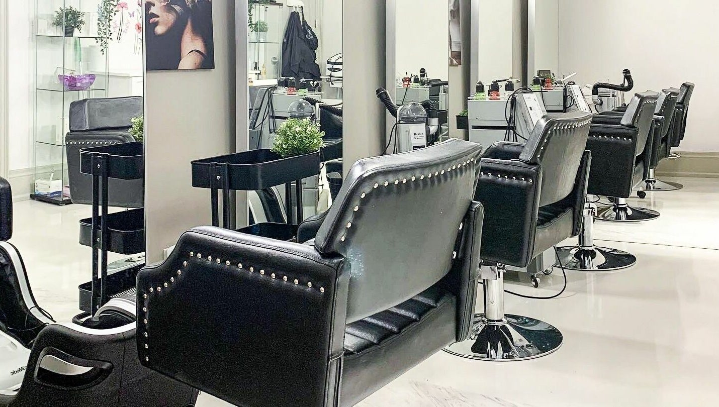 Elegant salon chairs at Odjibik Vaughan, a beauty venue in Vaughan, Ontario, CA, showcasing modern luxury.