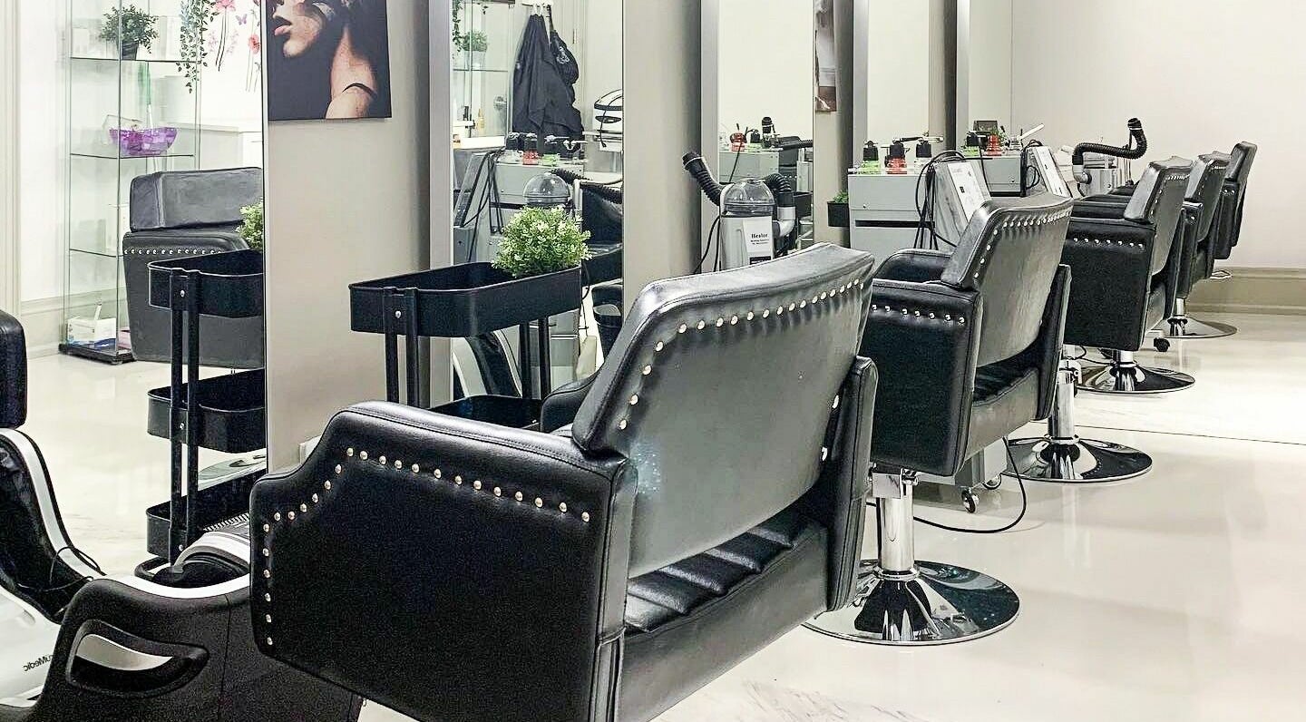 Elegant salon chairs at Odjibik Vaughan, a beauty venue in Vaughan, Ontario, CA, showcasing modern luxury.