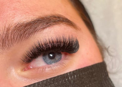 Eyelash extension detail at Purkiss Beauty Academy, Houghton Regis, England, GB.