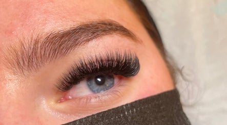 Eyelash extension detail at Purkiss Beauty Academy, Houghton Regis, England, GB.