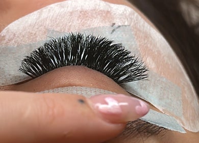 Close-up of eyelash extension at Purkiss Beauty Academy, Houghton Regis, England, GB.