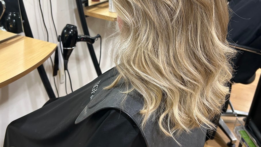 Immagine 1, Erin McQuitty Hair