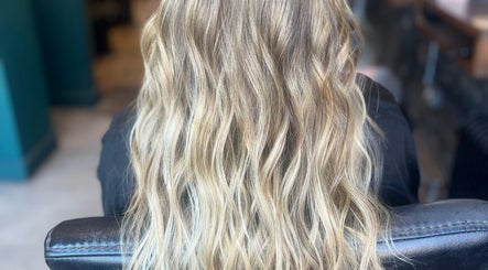 Lemonade Hair Swansea obrázek 3