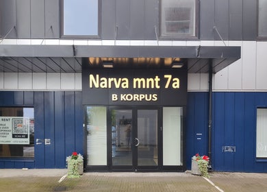 Entrance of M - Therapy OÜ at Narva mnt 7a, Tallinn, Harju maakond, EE showcasing modern architecture.