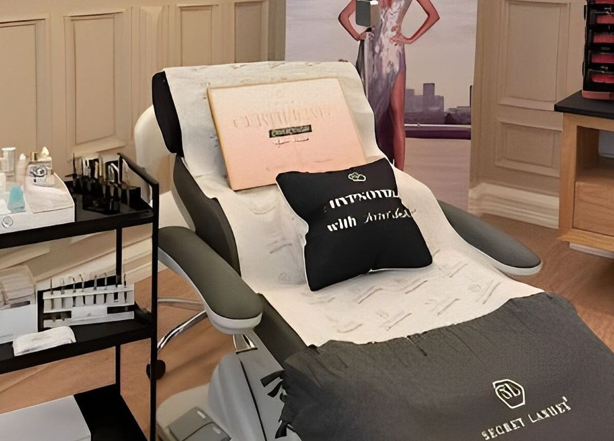 Komfortabel behandlingsstol hos Secret Lashes Norge AS i Oslo, Oslo, NO, for premium skjønnhetspleie.