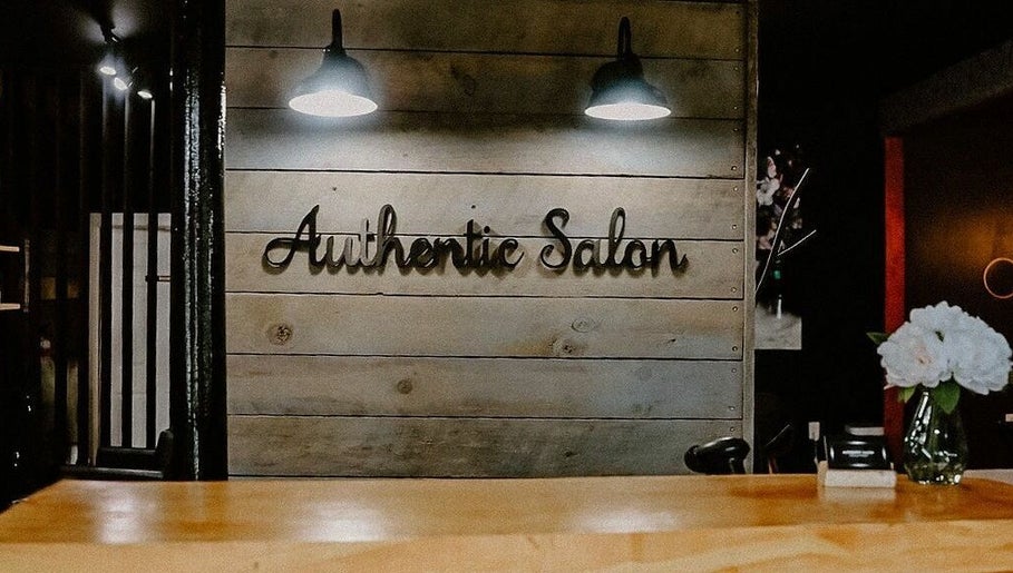 Authentic Salon slika 1