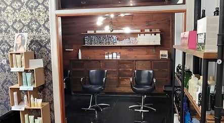 Image de Authentic Salon 3