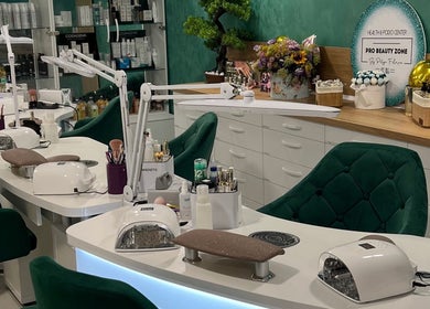 Елегантни работни станции в Pro Beauty Zone by Petya Fileva, София, Област София, BG.