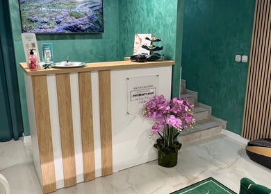 Вход в Pro Beauty Zone by Petya Fileva с модерен интериор в София, Област София, BG.