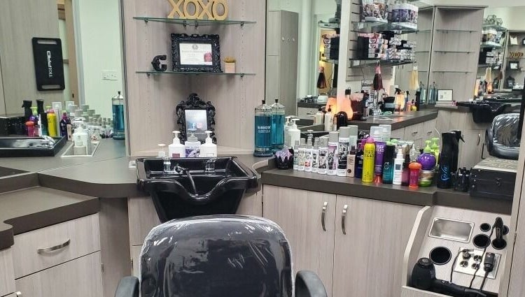 Sola Salon Studios image 1