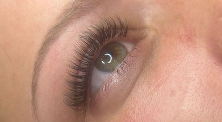 The Hive Beauty, Holistics & Hair image 2
