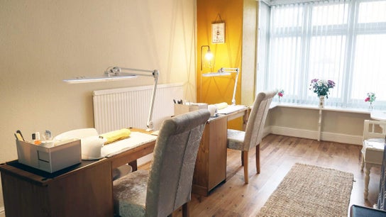 The Hive Beauty, Holistics & Hair
