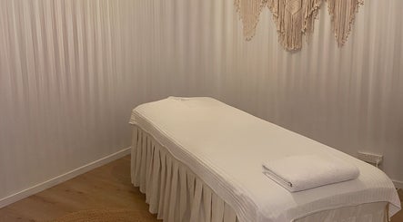 Relaxology Massage Takapuna Bild 2