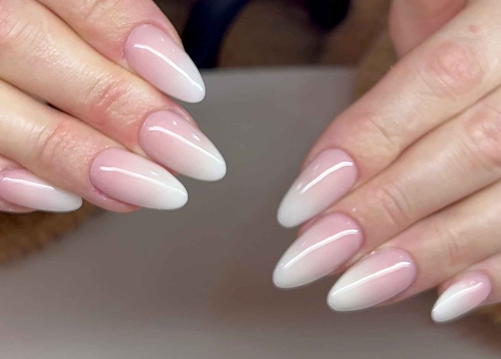 Französische Maniküre bei Mimonails Luzern, Luzern, CH: dezente, elegante Nägel in natürlichen Tönen.