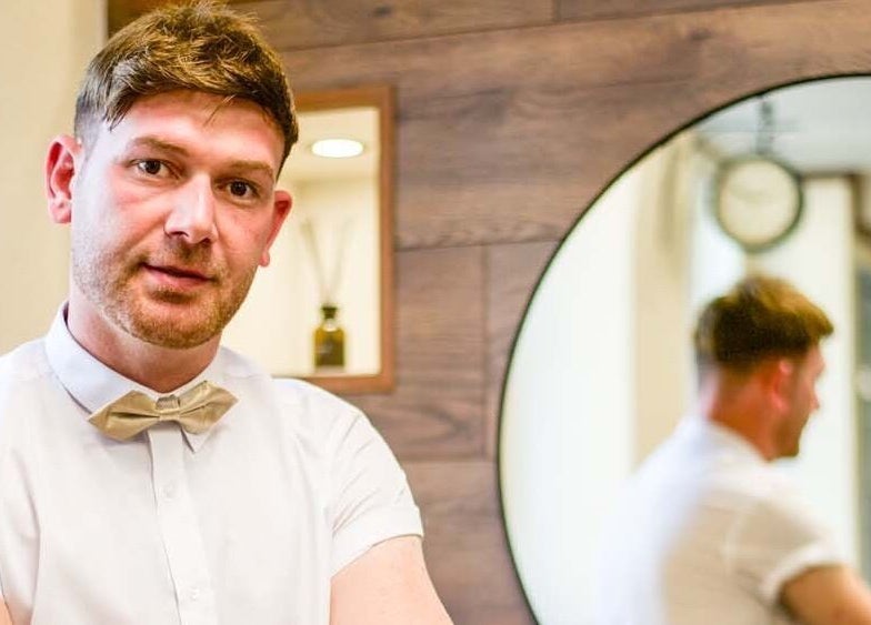 Stilvoller Friseur im Shiraz Barber, Bern, Bern, CH, bietet exzellenten Service für moderne Herrenfrisuren.