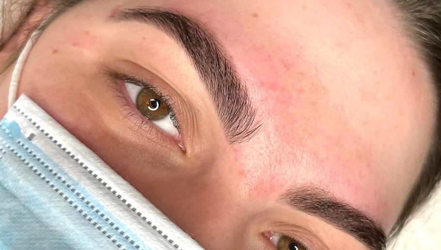 Dora Lou Lash and Brow Artist image 1