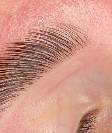 Dora Lou Lash and Brow Artist image 2