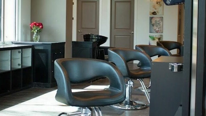 Crimson Hair Salon slika 1