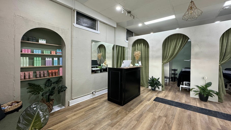 Vibe Beauty Studio image 1