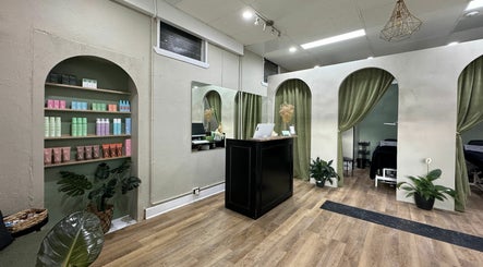 Vibe Beauty Studio