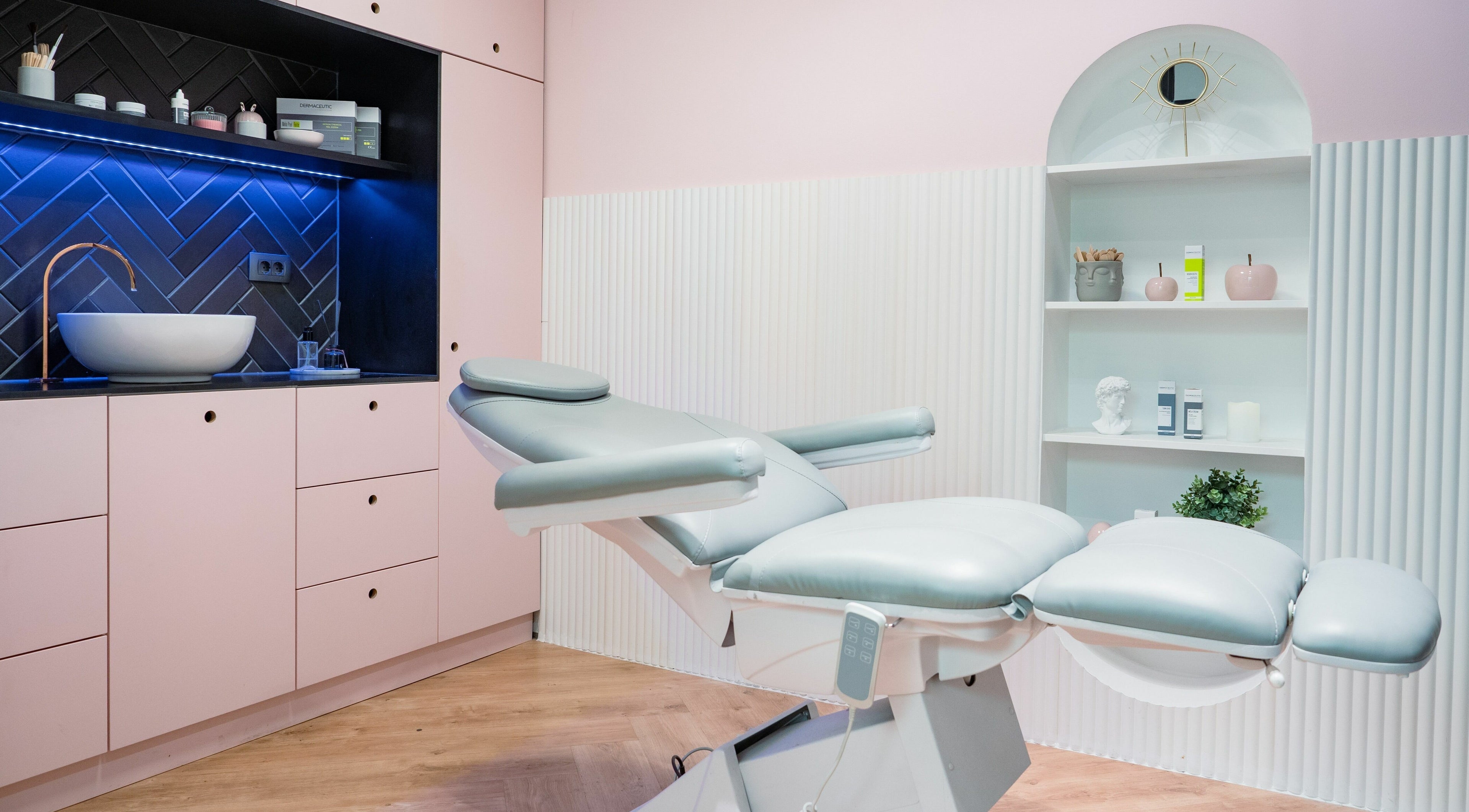 Sodoben salon pri Monin Lepotni Kotiček, Ljubljana, Ljubljana, SI s prostorno lepotno sobo.