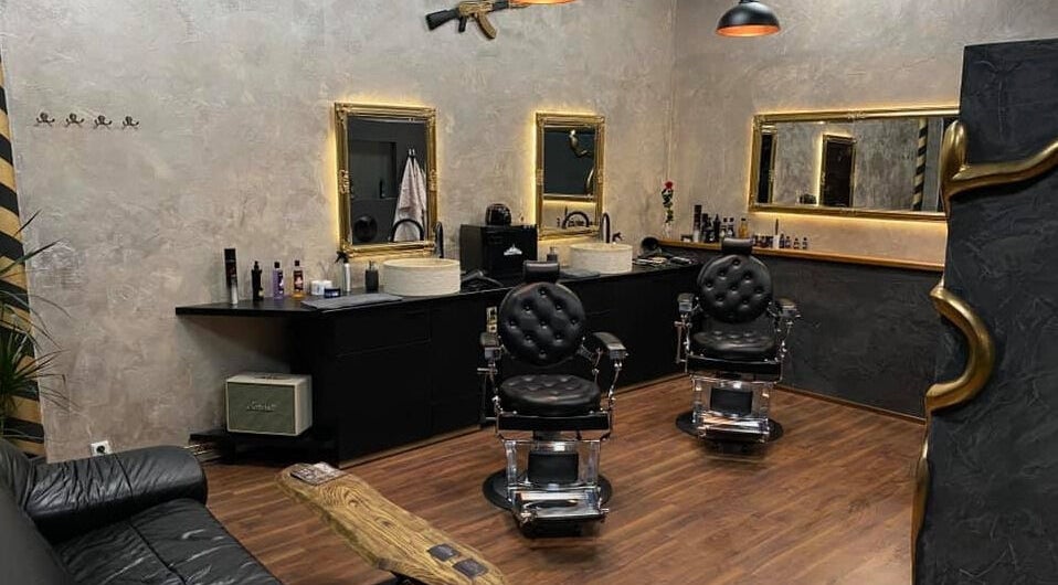 Stylový interiér IndigoTvvins Barbershop || Tattoo v Plzeňský kraj, Plzeňský kraj, CZ.