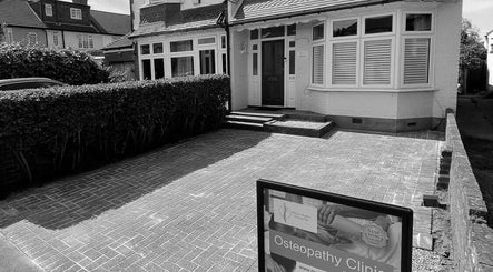 Melvyn Hughes Osteopathy – kuva 3