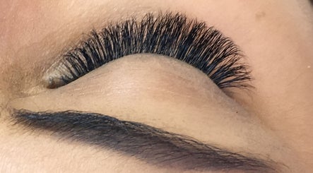 Allure Lashes & Aesthetics – obraz 3