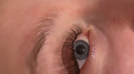 Veronicas image 3