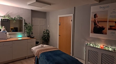 Room 2 image 3